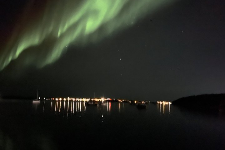 Aurora Hunting Tour in Yellowknife — Shared Bus