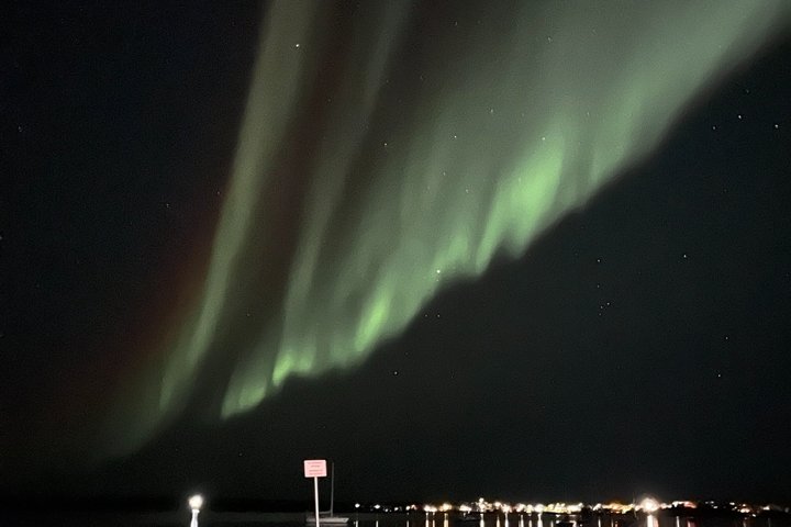 Aurora Hunting Tour in Yellowknife — Shared Bus