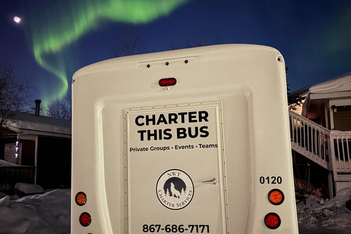 Aurora Hunting Tour in Yellowknife — Shared Bus