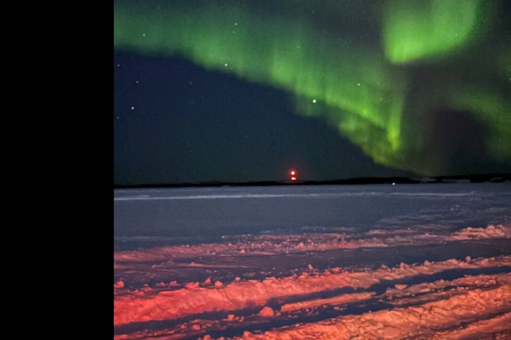 Aurora Hunting Tour in Yellowknife — Shared Bus