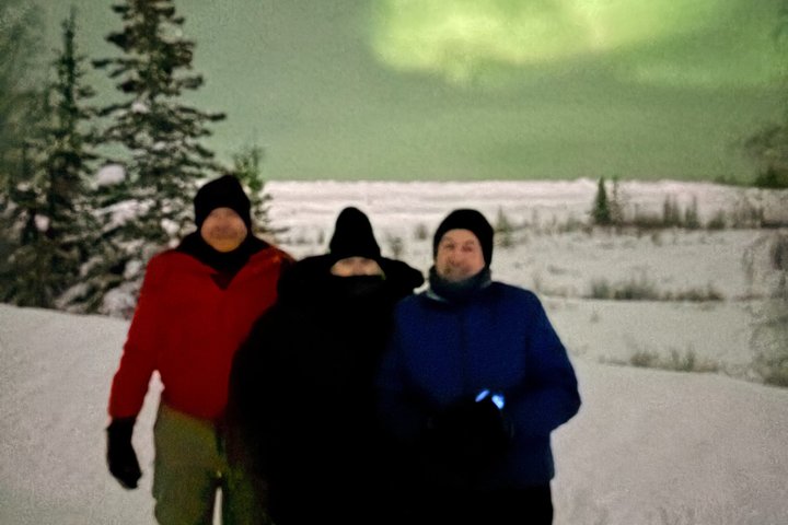 Aurora Hunting Tour in Yellowknife — Shared Bus