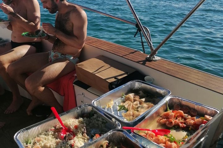 Private 3-hour boat tour to SANTA MARIA DI LEUCA