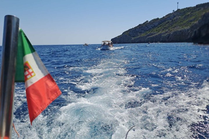 Private 3-hour boat tour to SANTA MARIA DI LEUCA