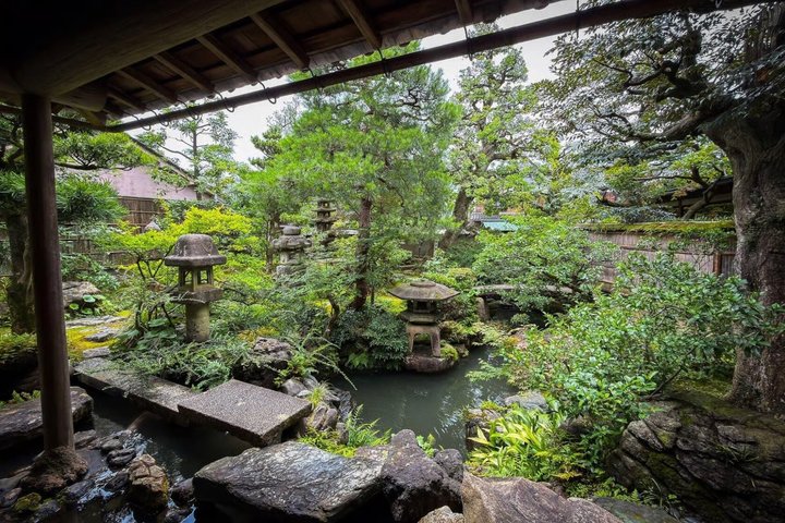 Kanazawa: Castle & Samurai History Walking Tour