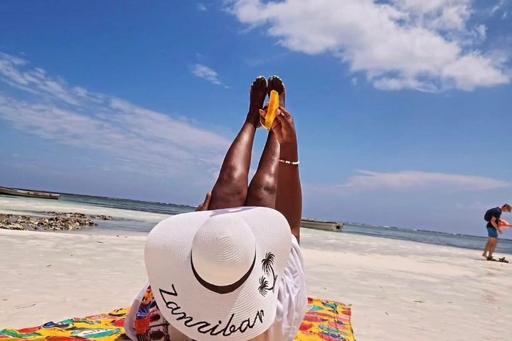Luxury NAKUPENDA SANDBANK and SPICE FARM TOUR ( Lunch included )