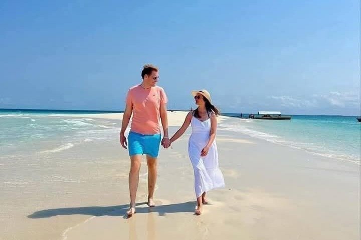 Luxury NAKUPENDA SANDBANK and SPICE FARM TOUR ( Lunch included )