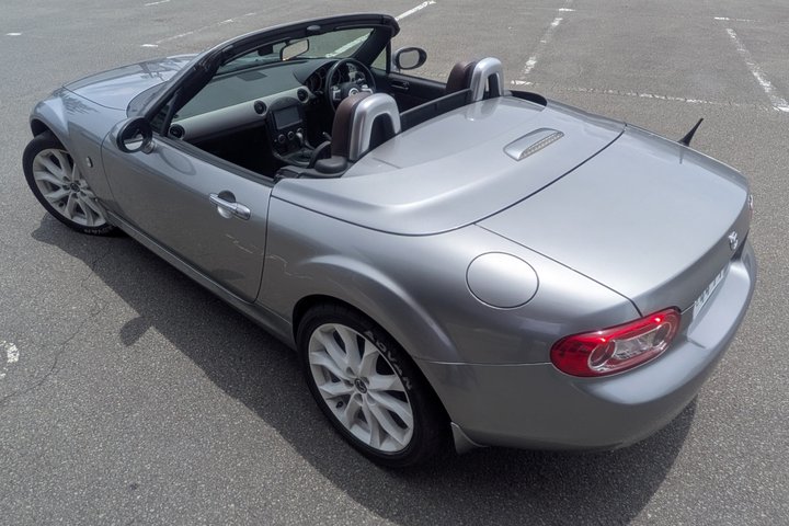 Self-Drive Open-Top Roadster Rental Experience around Mt. Fuji