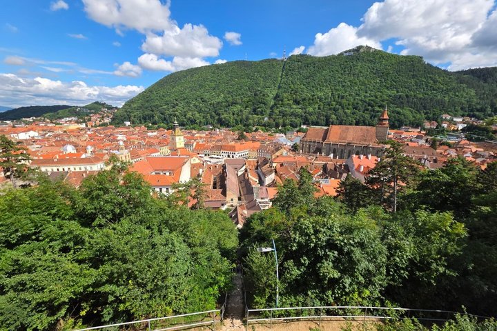 Private Day Trip from Bucharest: Dracula’s Castle, Peles & Brasov