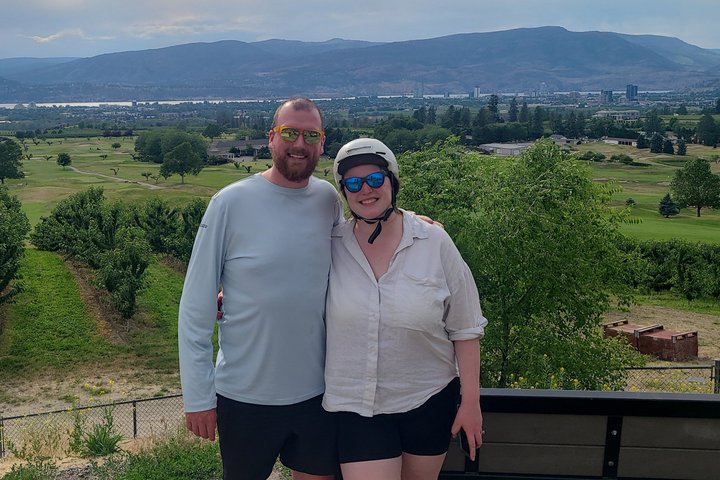 Kelowna Wine Tour by E-Bike with Tastings, Lunch & Okanagan Views