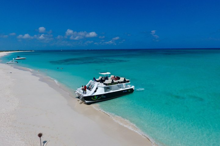 4hr Group Half Day Snorkel Excursion in Grace Bay, Providenciales