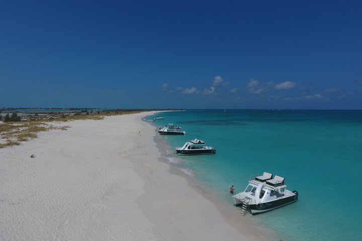 4hr Group Half Day Snorkel Excursion in Grace Bay, Providenciales