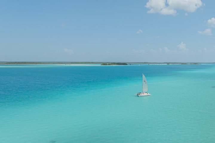 Private luxury sailing catamaran experience in Bacalar lagoon