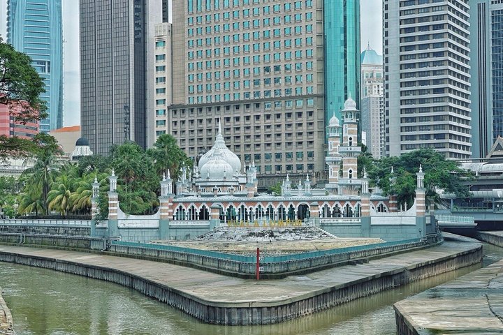 Kuala Lumpur Grand Full Day Guided Tour with 25 Attractions (SIC)