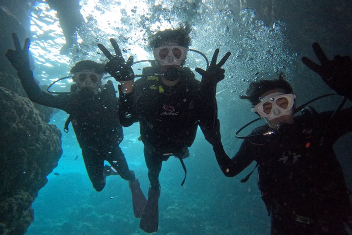 Blue Cave Okinawa Scuba Diving for Beginners