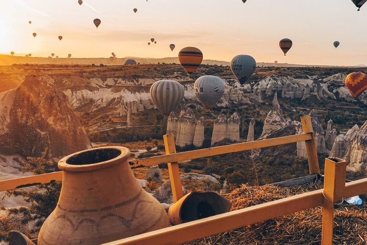 Cappadocia Dream: 2-Days Tour from Istanbul & Balloon Ride Option