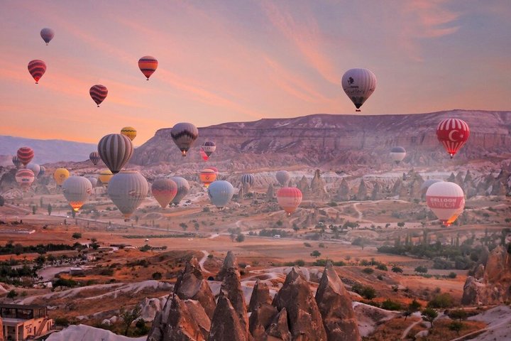 Cappadocia Dream: 2-Days Tour from Istanbul & Balloon Ride Option