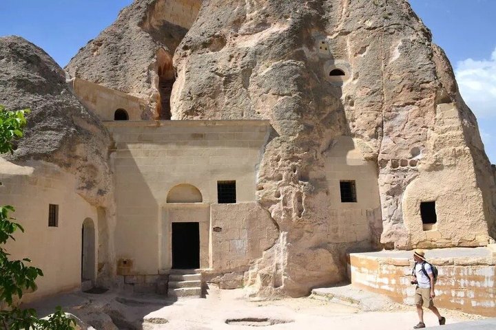 Cappadocia Dream: 2-Days Tour from Istanbul & Balloon Ride Option