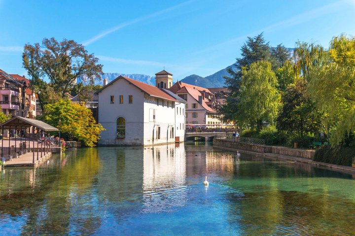 Annecy Walking Tour with Audioguide on your Smartphone