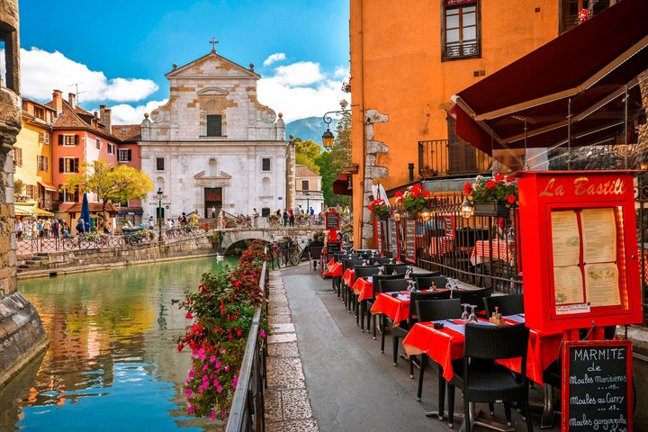 Annecy Walking Tour with Audioguide on your Smartphone