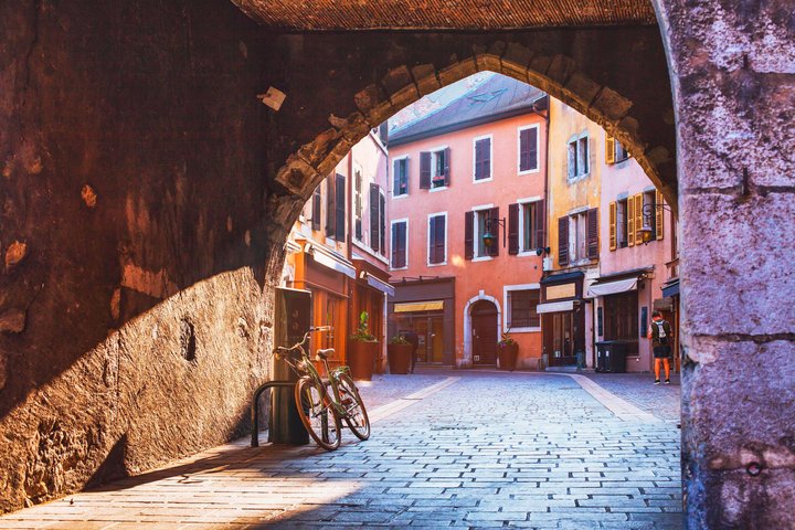 Annecy Walking Tour with Audioguide on your Smartphone