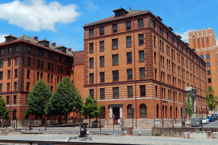 Downtown Roanoke Historian Guided Tour