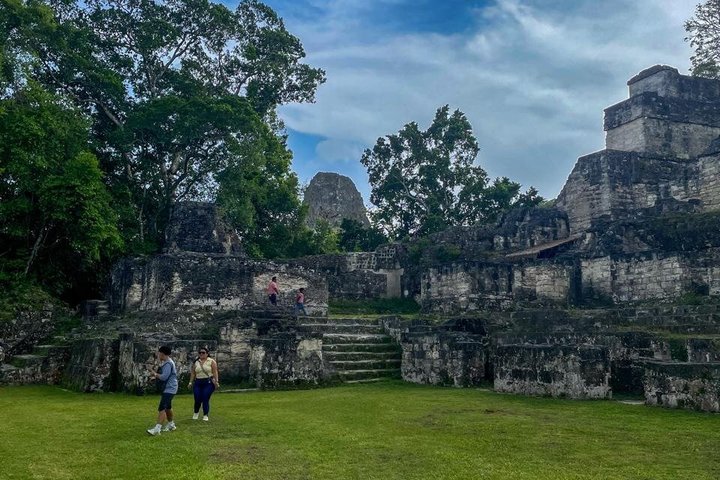 Tikal Day Trip with Local Lunch from San Ignacio