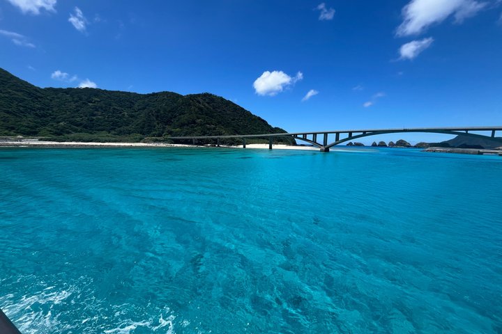 Kerama Blue & Zamami Island Tour with Guide & Driver(1-9 guests)