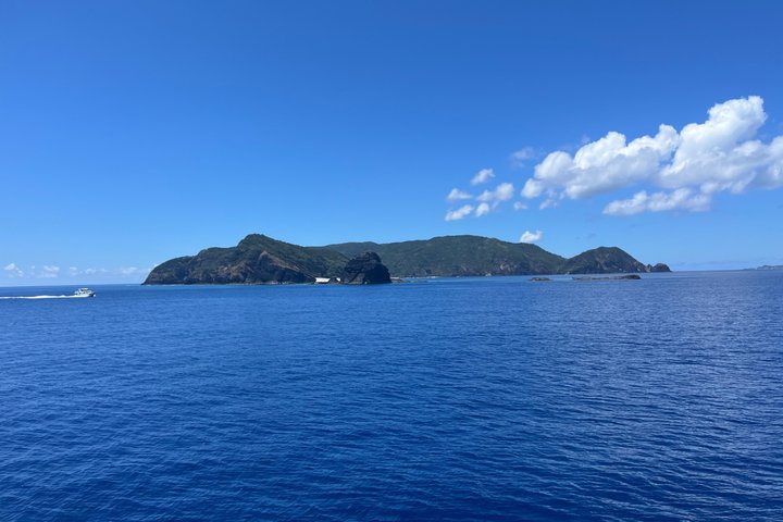 Kerama Blue & Zamami Island Tour with Guide & Driver(1-9 guests)