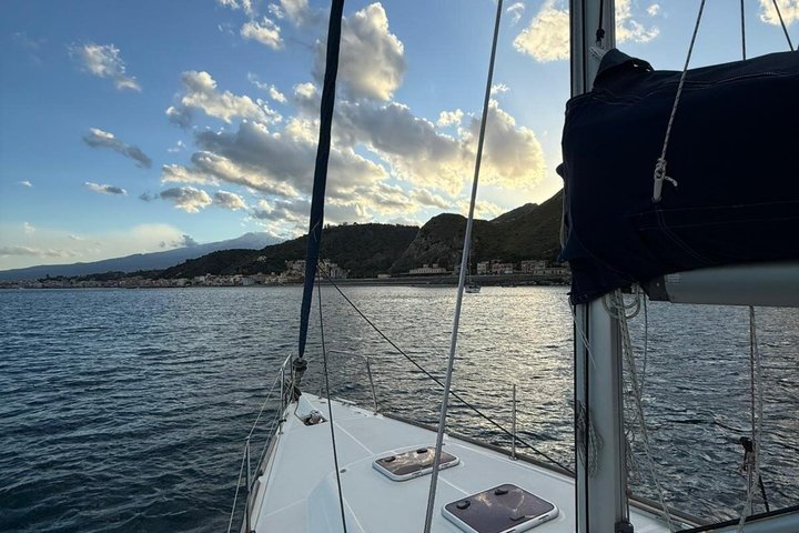 Sailing Tour Taormina Bay