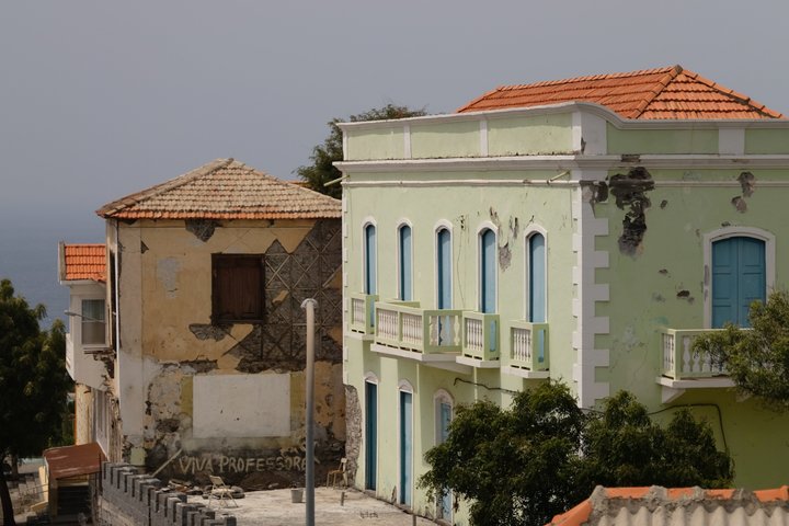 Discover the Sobrados of São Filipe
