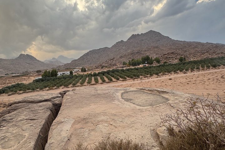 Full-Day Tour from Tabuk: Split Rock of Horeb & Mount Sinai