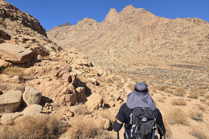 Full-Day Tour from Tabuk: Split Rock of Horeb & Mount Sinai