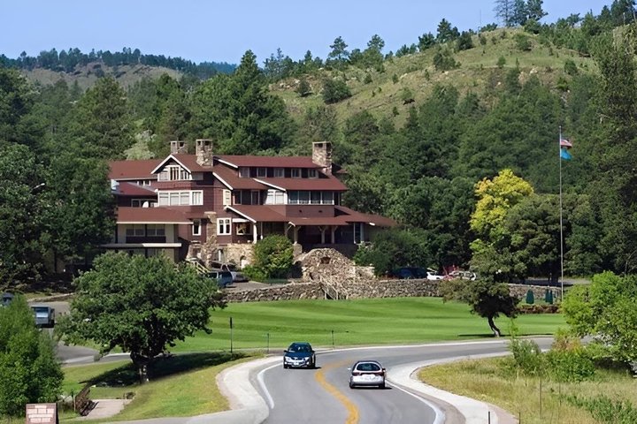Private Ultimate Open-Top Bison Safari in Custer State Park