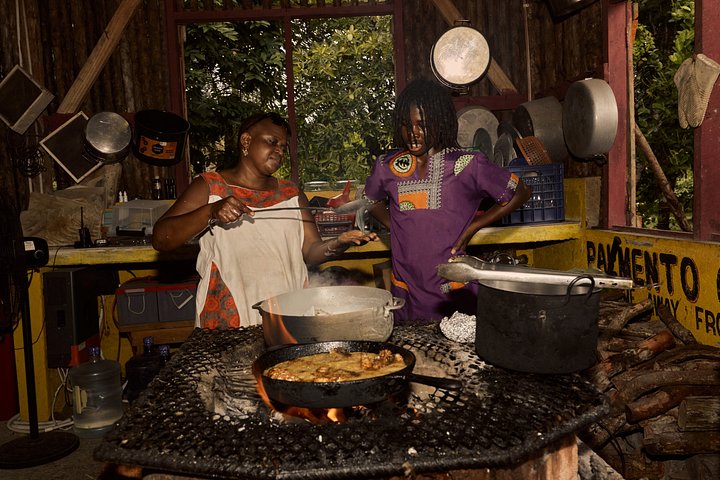 Hopkins Kayaking and Garifuna Cooking Experience