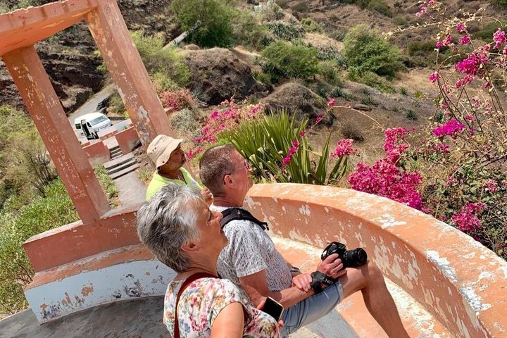 Full day tour of the island with lunch in Mosteiros