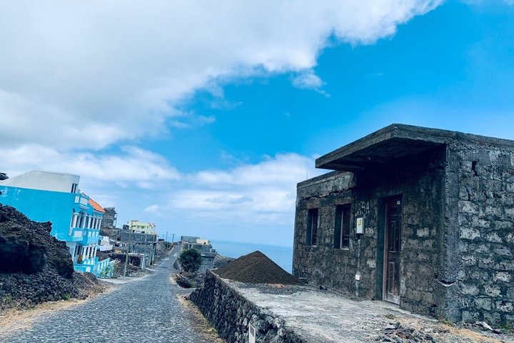 Full day tour of the island with lunch in Mosteiros