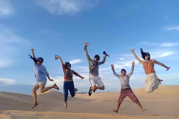 5-Hour Sunrise or Sunset Jeep Tour from Mui Ne