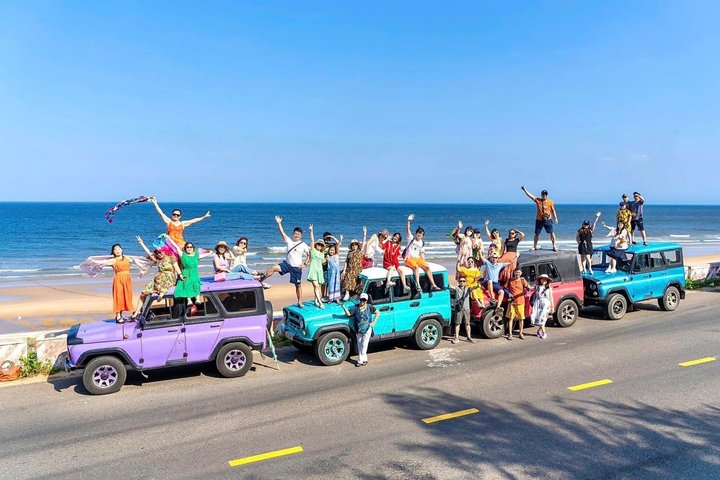 5-Hour Sunrise or Sunset Jeep Tour from Mui Ne