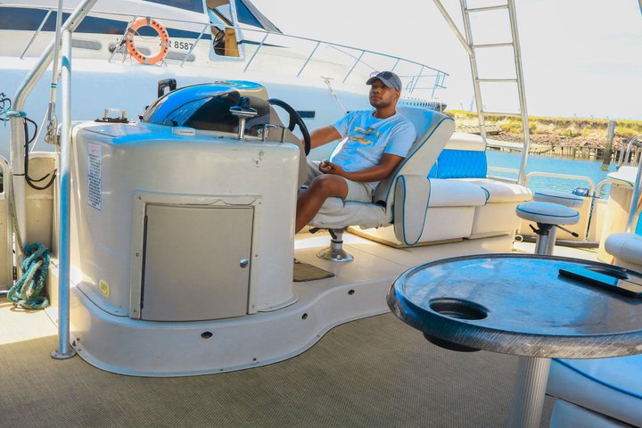 Luxury Harbour Ocean Boat Cruise