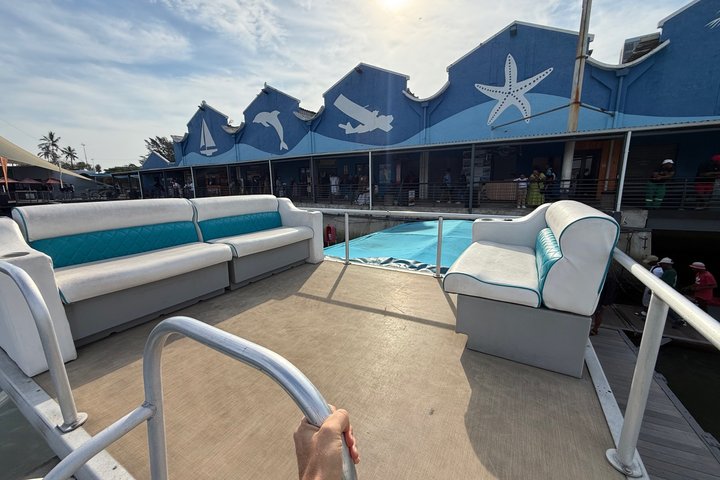Luxury Harbour Ocean Boat Cruise