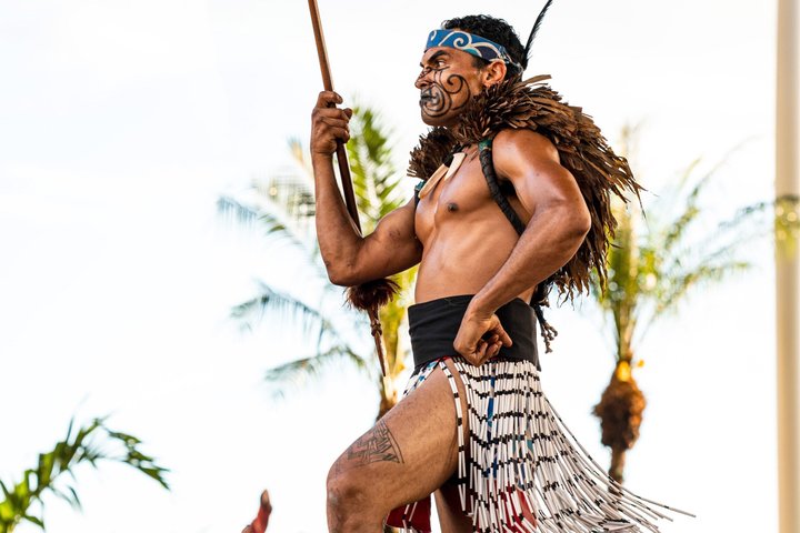 Oahu: Ka Moana Lūʻau at Aloha Tower – Oceanfront Luau Show