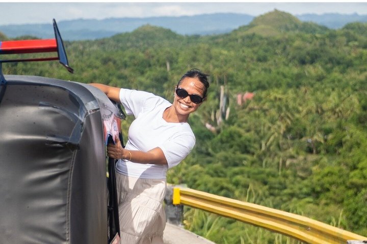 Bohol Chocolate Hills, Tarsiers & Loboc River Shared Tour