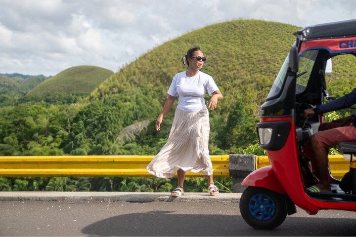 Private Bohol Tour: Chocolate Hills, Tarsiers & Loboc River