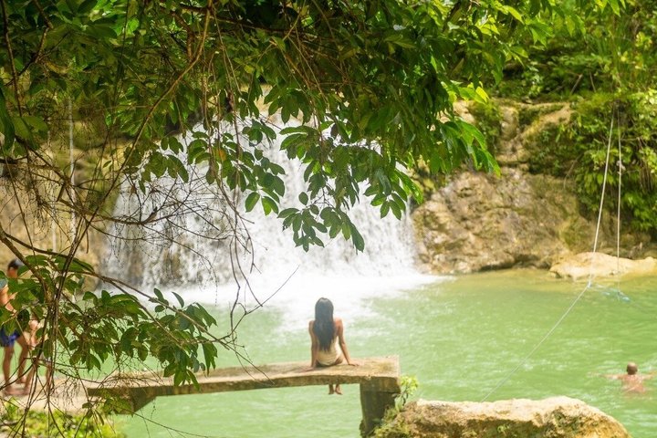 Private Bohol Tour: Chocolate Hills, Tarsiers & Loboc River