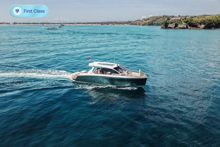 Nusa Penida Premium Day from Bali: Manta Rays, Yacht & Land Tour