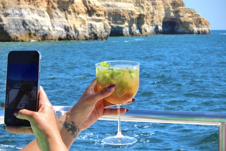 Benagil Boat Trip with Lunch, Open Bar & Fun Water Activities