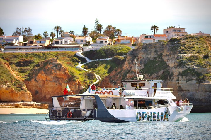Benagil Boat Trip with Lunch, Open Bar & Fun Water Activities