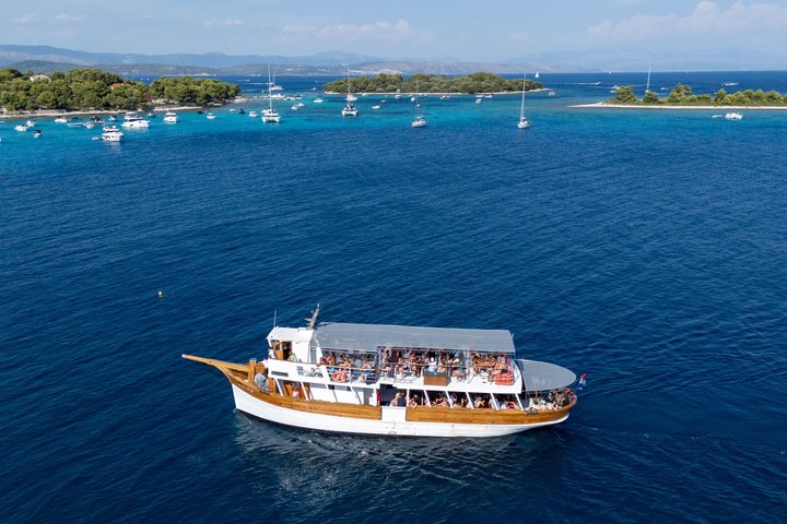 From Trogir: Blue Lagoon Drvenik Islands and Vela Rina Cruise