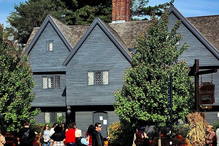 Salem Witch Trials, Ghosts and History Walking Tour