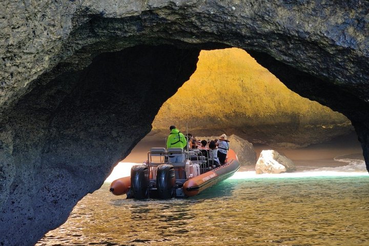Boat trip to the caves of Benagil